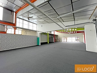 Local commercial de 605 m²- ALBANORD