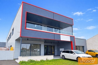 Bureaux et Stock zone de Thibaud