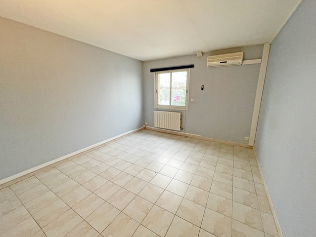 Local d'activité de 260 m² - ZIDU TERLON
