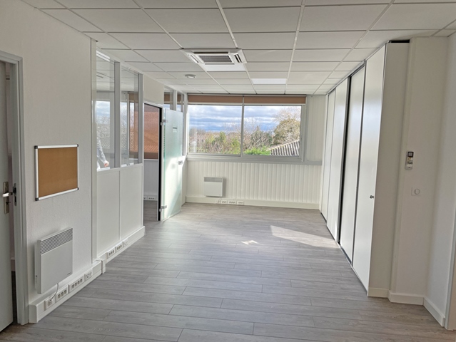 Bureaux de 70 m² en R+1