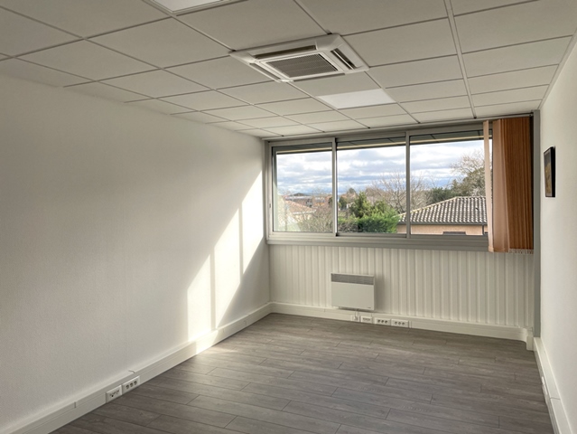 Bureaux de 70 m² en R+1