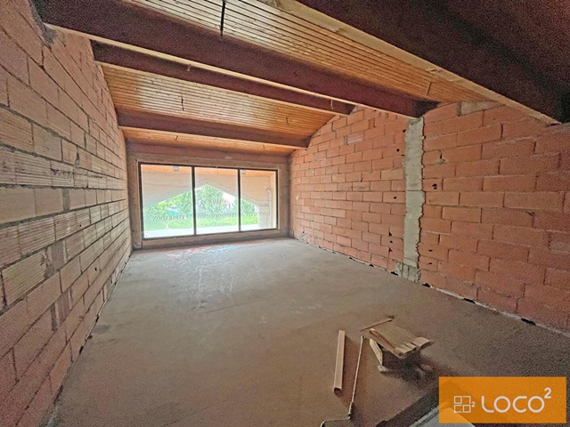 A VENDRE. Deux locaux commerciaux. SAINT ALBAN