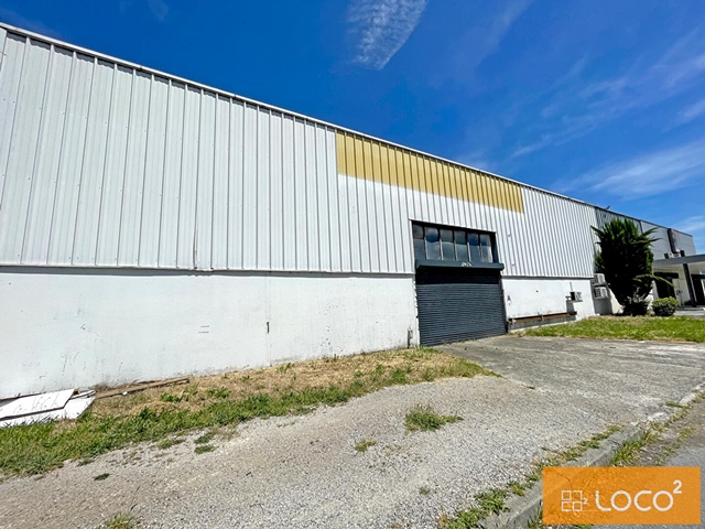 Local d'activité de 348 m² - Nord-est