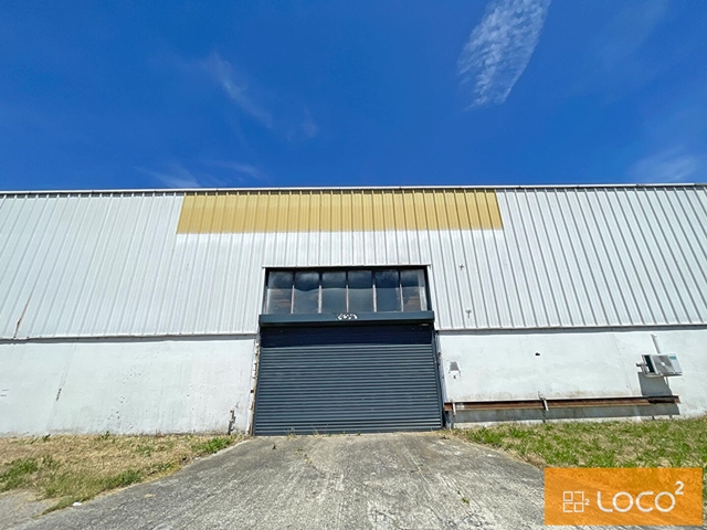 Local d'activité de 348 m² - Nord-est