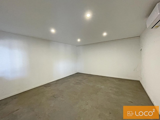 Local d'activité de 348 m² - Nord-est