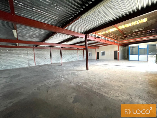 Local d'activité de 348 m² - Nord-est