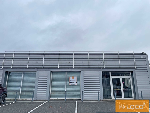 Local commercial de 480 m²- ALBANORD