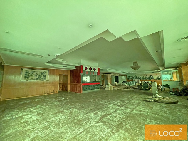 Local commercial de 390 m² - ALBANORD