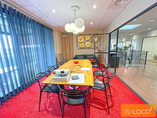 Bureaux et Stock zone de Thibaud