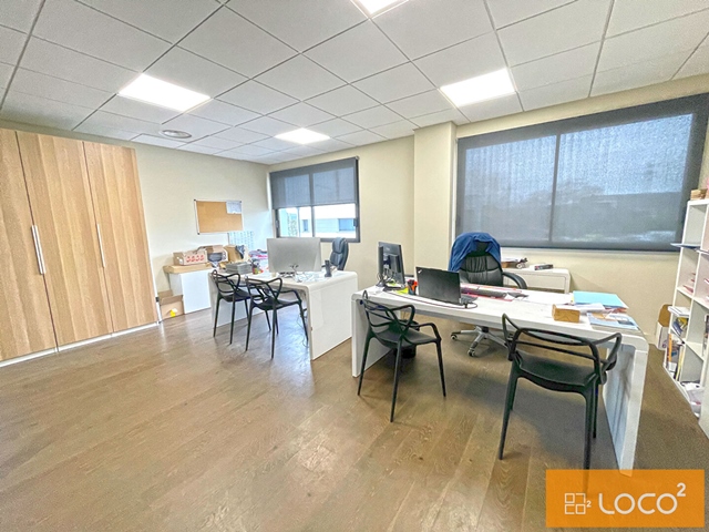 Bureaux et Stock zone de Thibaud