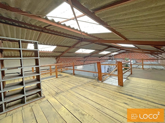 Local d'activité de 190 m² + 60 m² de mezzanine