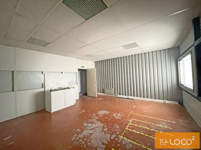 Local d'activité de 196 m² - ZAC DE FRANCAZAL
