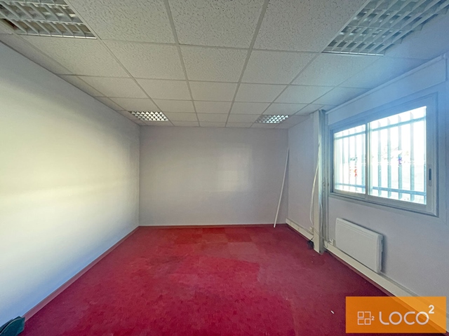 Local d'activité de 196 m² - ZAC DE FRANCAZAL