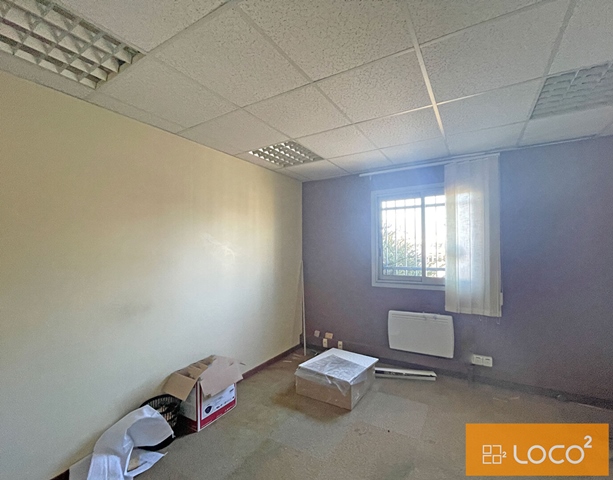 Local d'activité de 196 m² - ZAC DE FRANCAZAL