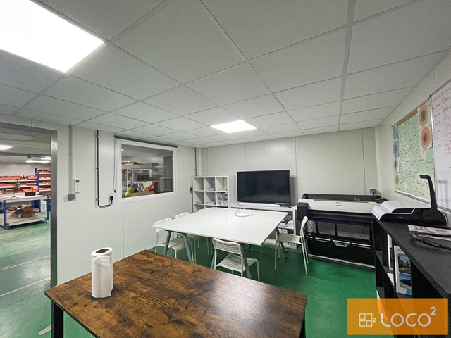 Local d'activité de 230 m² - LALANDE