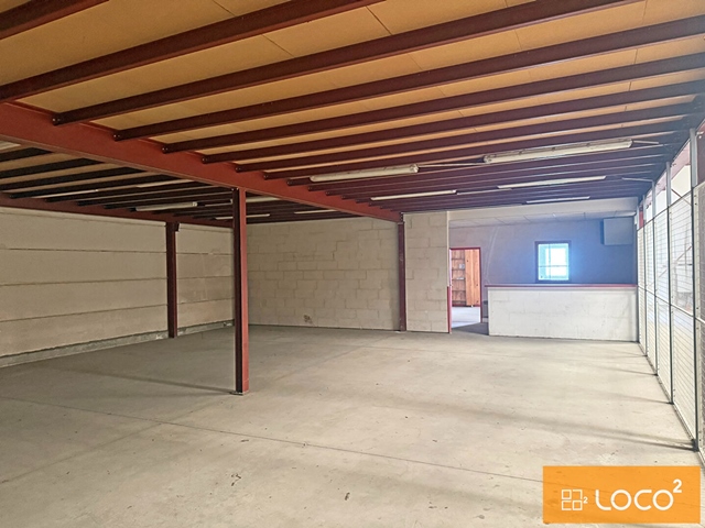 Bâtiment de 1 206 m² - ZI EN JACCA