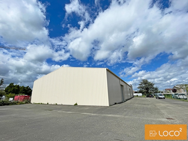 Bâtiment de 1 206 m² - ZI EN JACCA