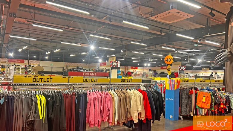 Local commercial 1000 m2 - Emplacement prime - LANEMEZAN