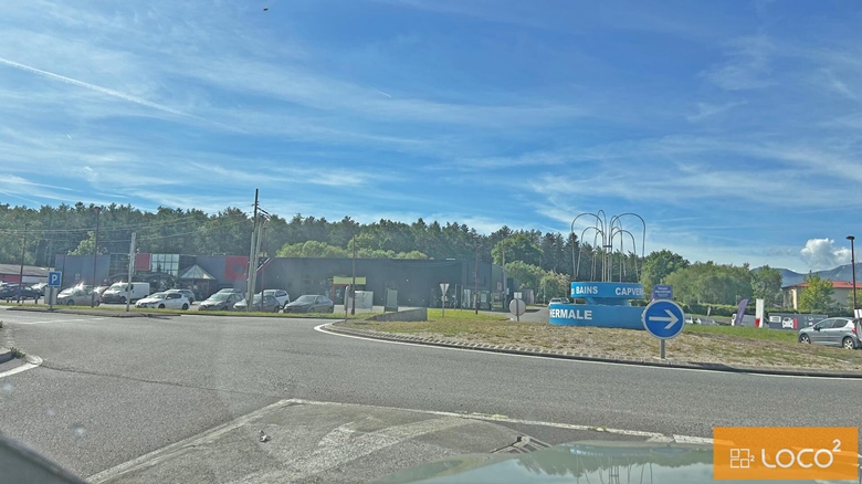 Local commercial 1000 m2 - Emplacement prime - LANEMEZAN