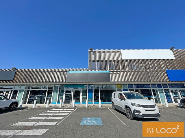 Local commercial de 250 m² - ZA du FUTUROPÔLE