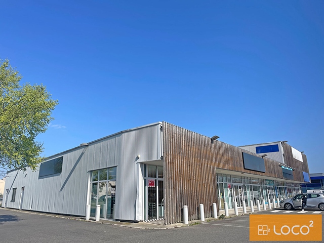 Local commercial de 250 m² - ZA du FUTUROPÔLE