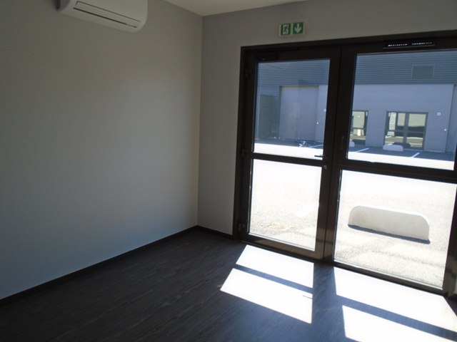 B12b - Local d'activité de 55,87 m² - SPI PARC PYTHAGORE