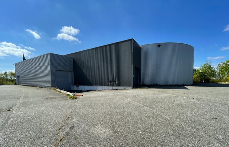 Bâtiment mixte à louer à SAINT-JEAN
