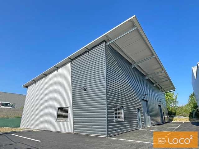 Local d'activité de 370 m² - ZA DES MORTIERS