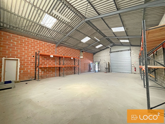 Bâtiment d'activité de 460 m² avec grand extérieur