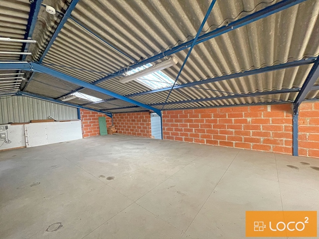Bâtiment d'activité de 460 m² avec grand extérieur