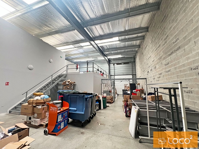 Local de 783 m² - ZI MONTREDON
