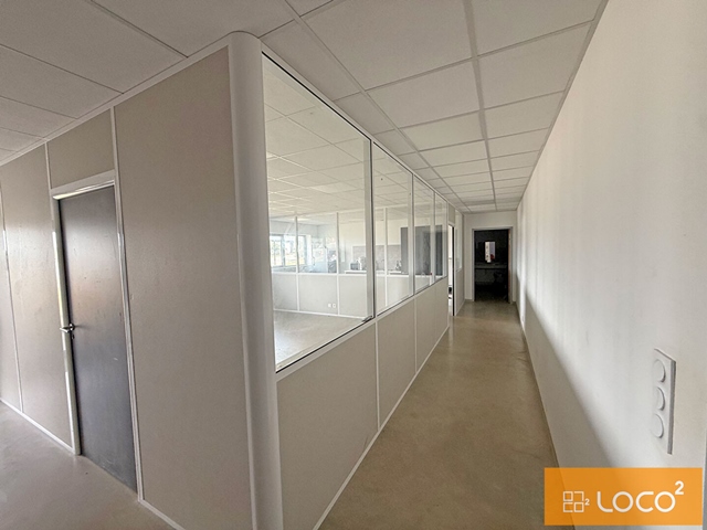 Local d'activité de 680 m²