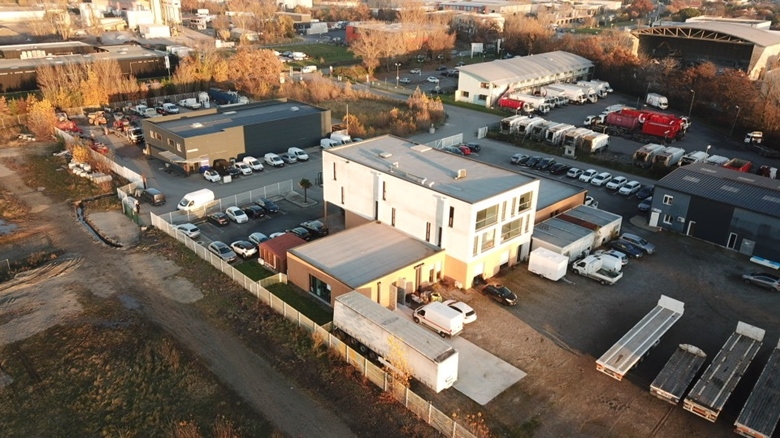 Immeuble de bureaux et stockage à Villeneuve Tolosane