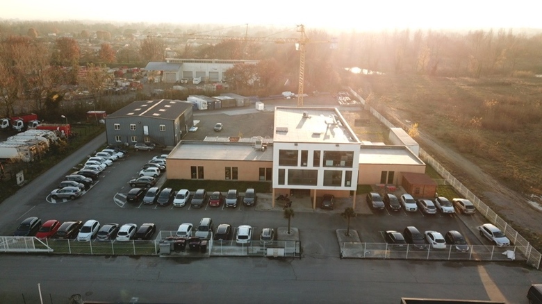 Immeuble de bureaux et stockage à Villeneuve Tolosane