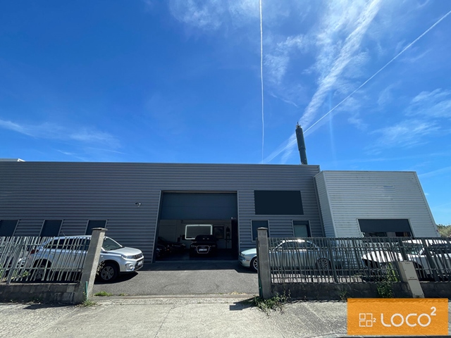 Local d'activité de 185 m² avec terrain privatif