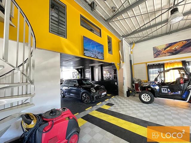 Local d'activité de 185 m² avec terrain privatif