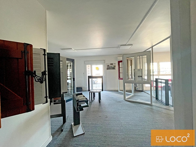 Local d'activité 303 m² - ZI LA VIOLETTE