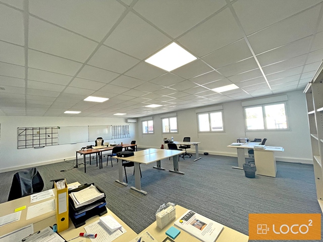 Local d'activité 303 m² - ZI LA VIOLETTE