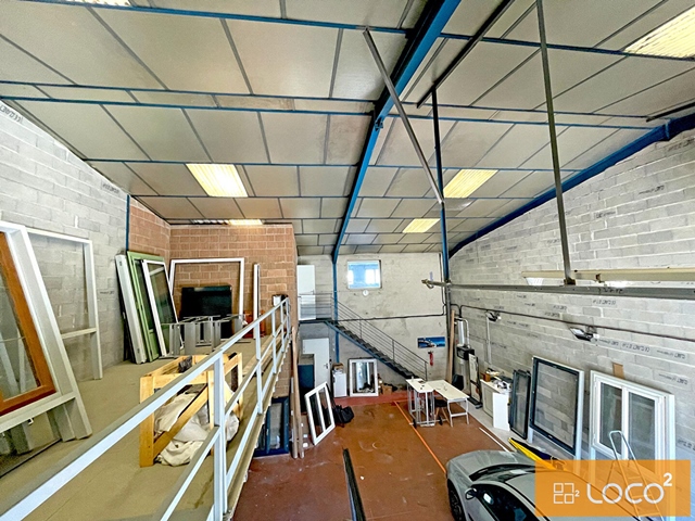 Local d'activité 303 m² - ZI LA VIOLETTE