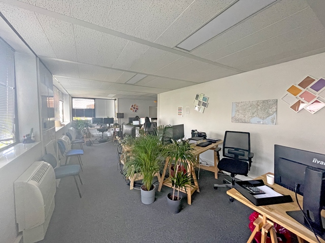 À VENDRE: Bureaux à Basso Cambo