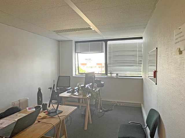 À VENDRE: Bureaux à Basso Cambo