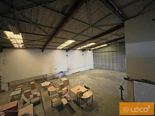 Local d'activité de 605 m²