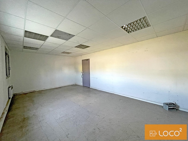 Local d'activité de 605 m²