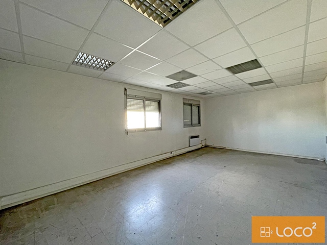 Local d'activité de 605 m²